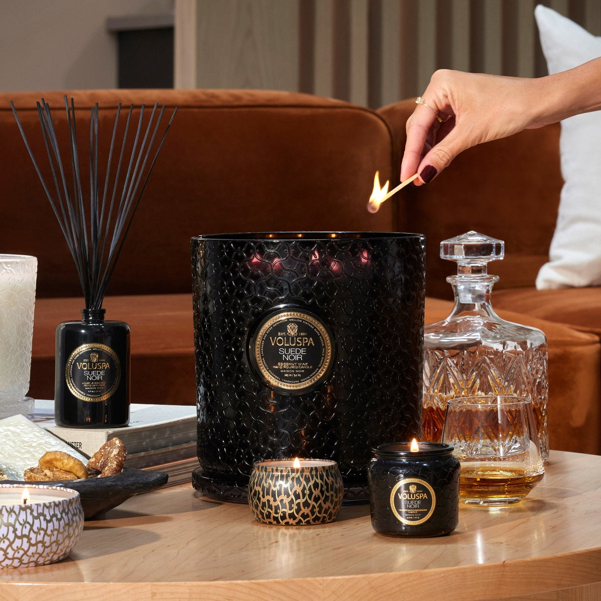 Suede Noir - 5 Wick Hearth Candle - 2